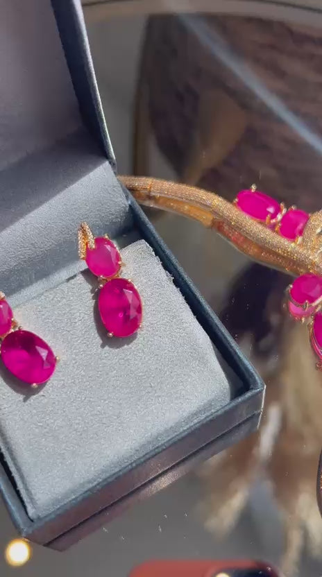 Conjunto Brinco e Colar Curvo Pink Fusion Dourado