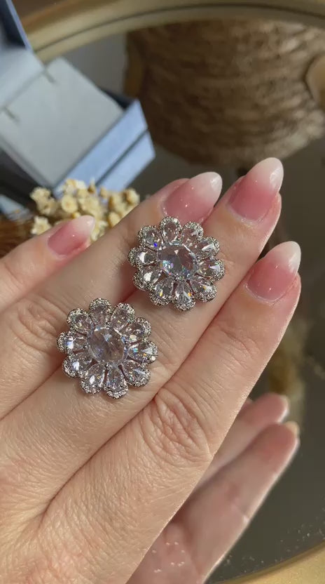 Brinco Flor Detalhado