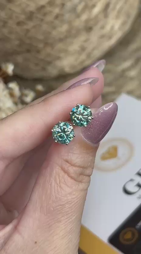 Brinco Solitário Moissanite Bluish Green 8mm 2,0ct