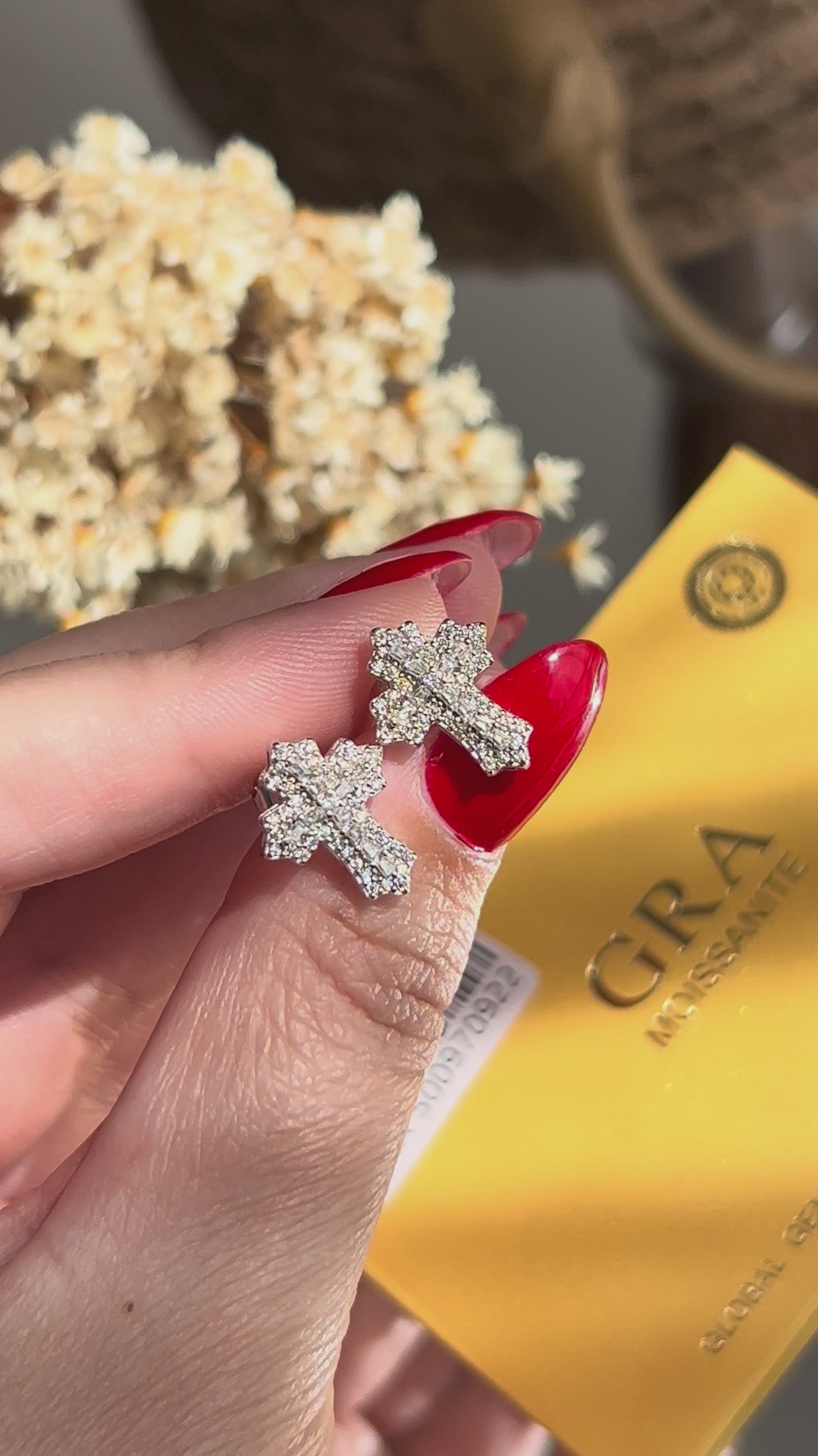 Brinco Crucifixo Moissanite 0,42CT