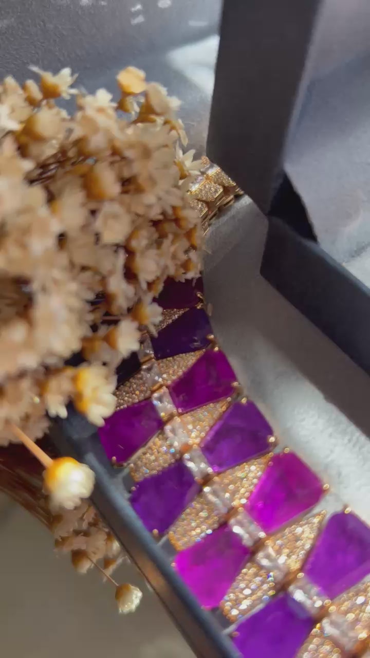 Conjunto Brinco e Colar Gola Fúcsia e UltraViolet