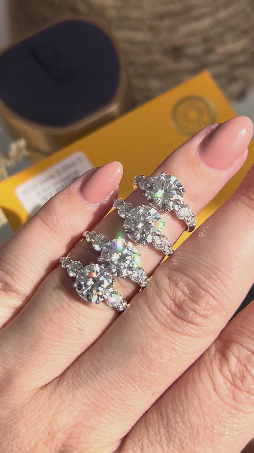 Anel Solitário 3 Pedras Moissanites 9/5/3mm 3.00ct