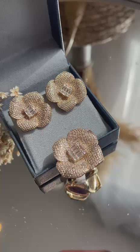 Conjunto Brinco e Anel Camélia