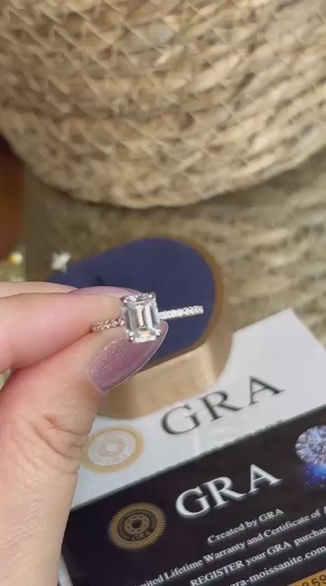 Anel Solitário Emerald Cut 6x8 1.89ct Moissanite