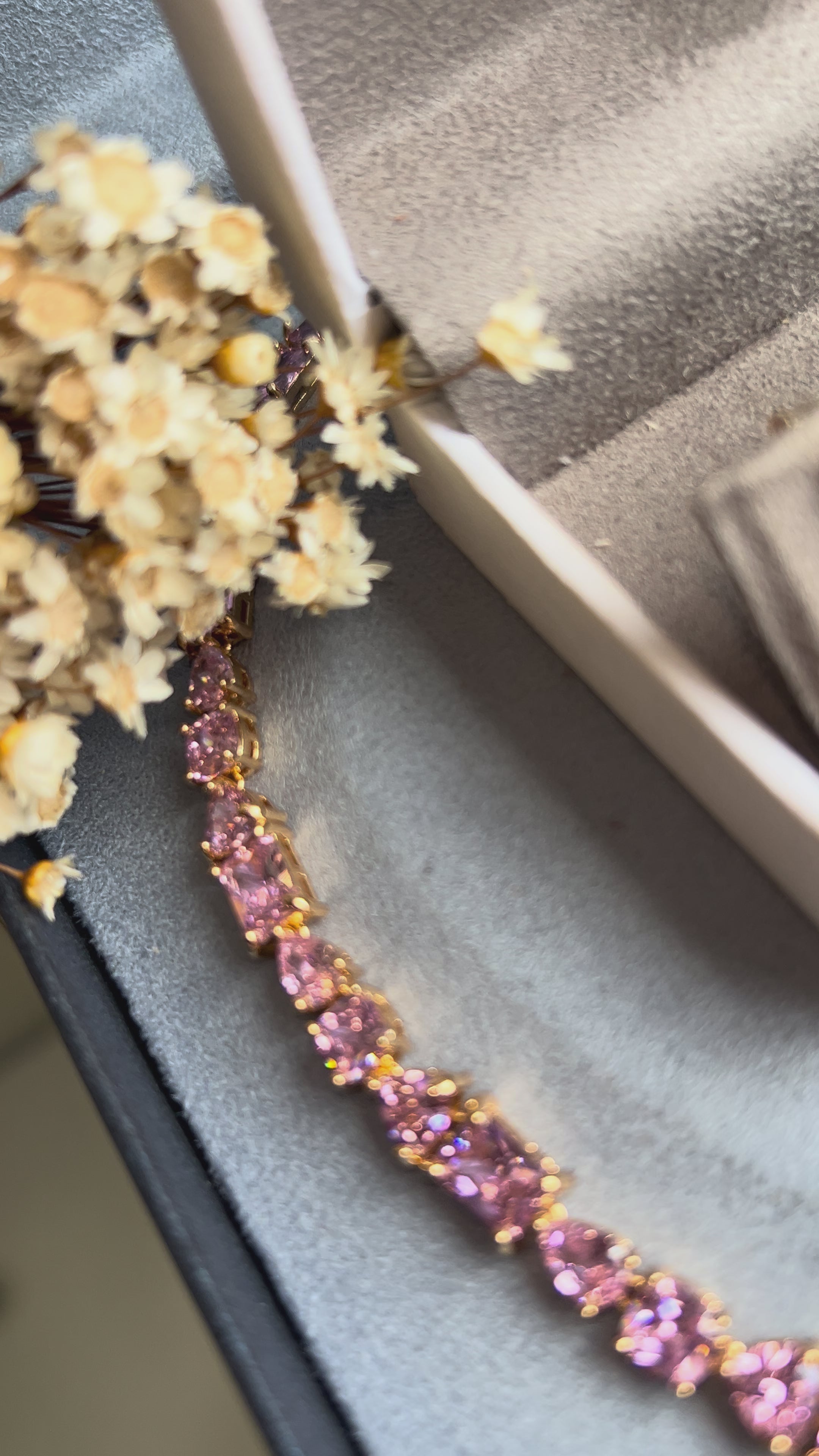 Colar Riviera Cassia Kunzita Rosa Dourado