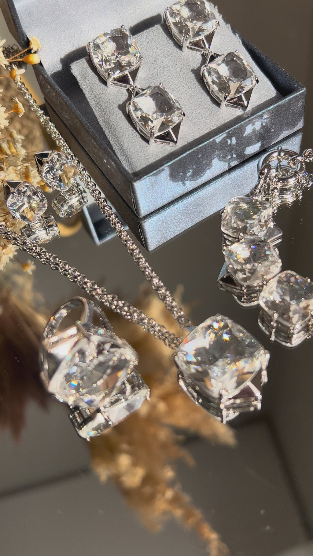 Colar Longo Pingente Cristal Quadrado
