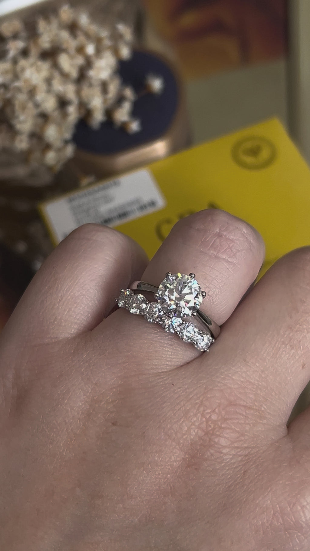 Meia Aliança 6 Pedras 4mm 0,3ct Moissanite